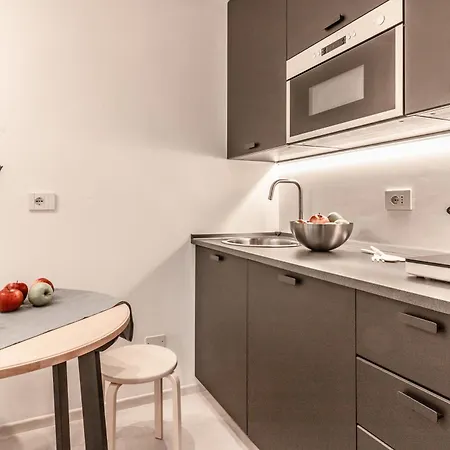 Housmart Arienti 38a Apartman *